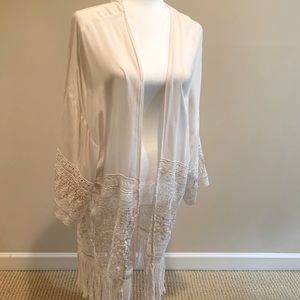 Xhilaration Long Sleeved Shawl Cream Medium
